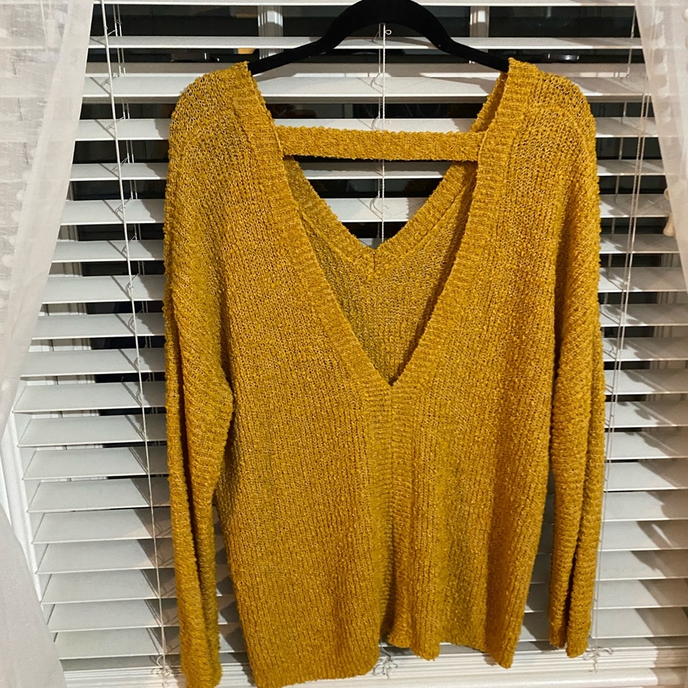 Golden yellow open back sweater - Picture 2 of 3